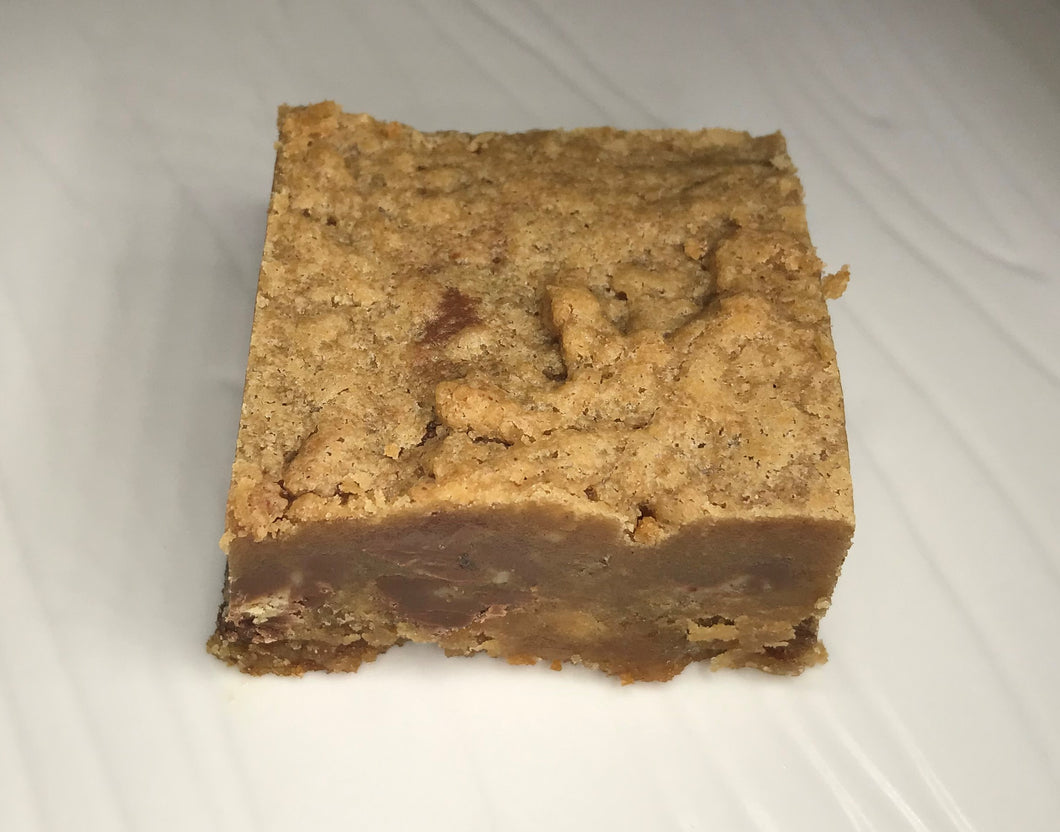 Peanut Butter Chocolate Chip Blondie - Critical Hit Cookies