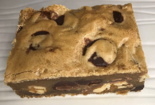 Snickers  Chocolate Chip Blondies - Critical Hit Cookies
